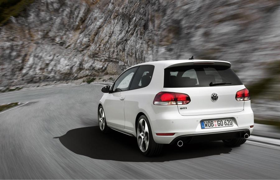  Volkswagen Golf GTi 2008 года  (фото 16 из 83)